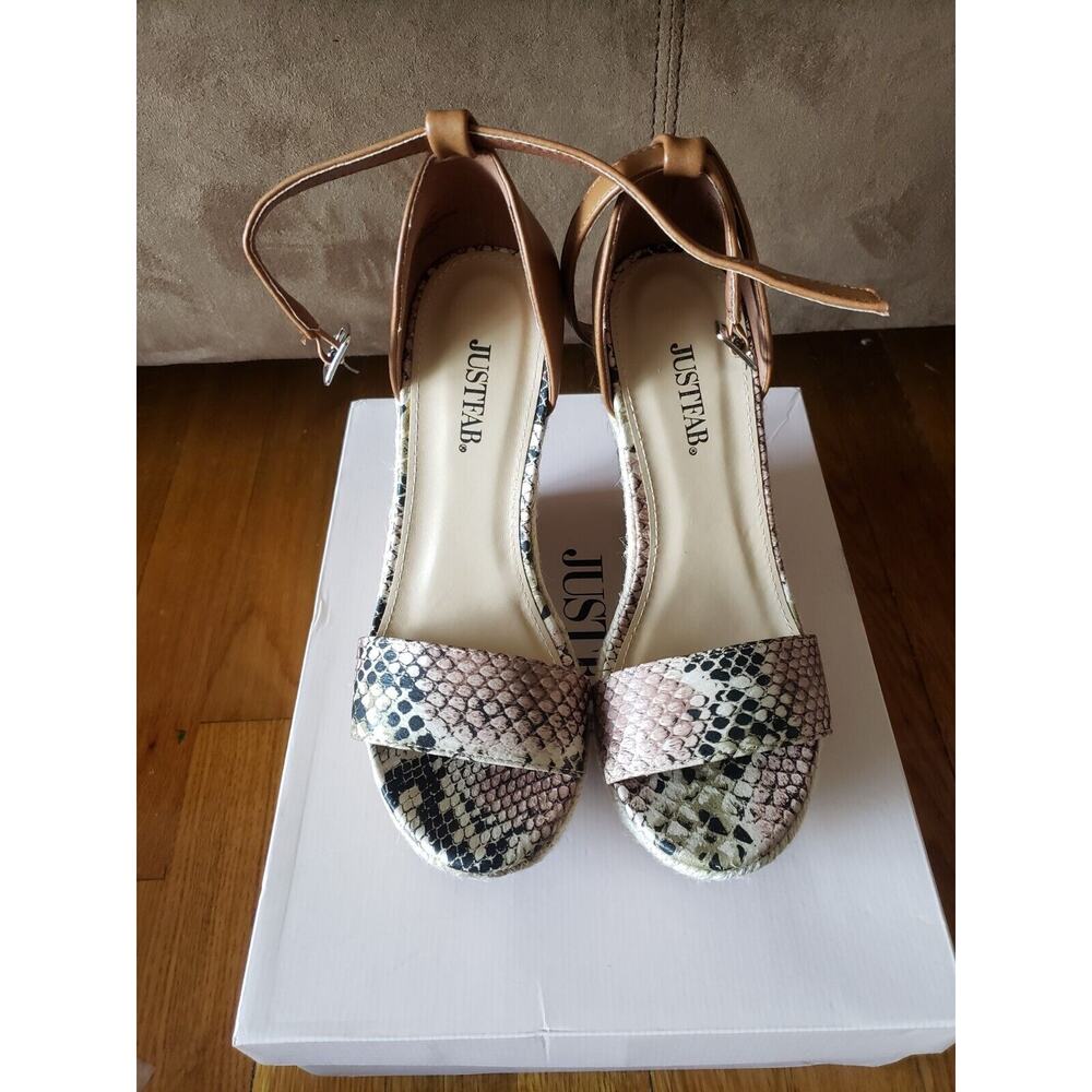 Wedge Shoes Snake Print for Women- Beige